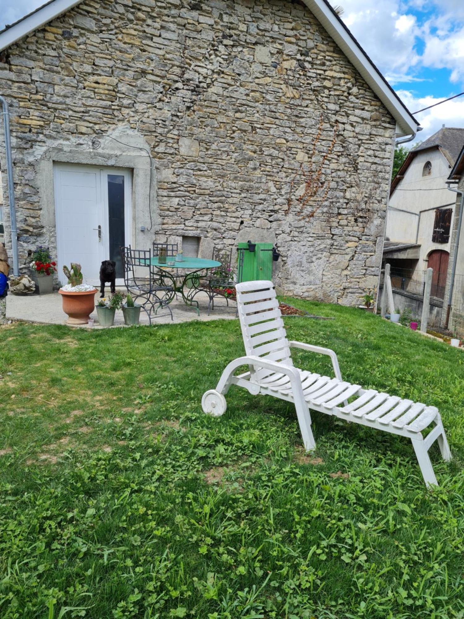 Appartement De La Laiterie Avec Petit Jardin. Eysus Bagian luar foto
